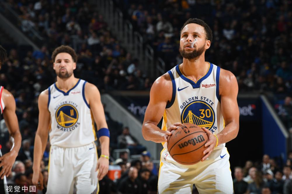 两人在开局 两人在开局