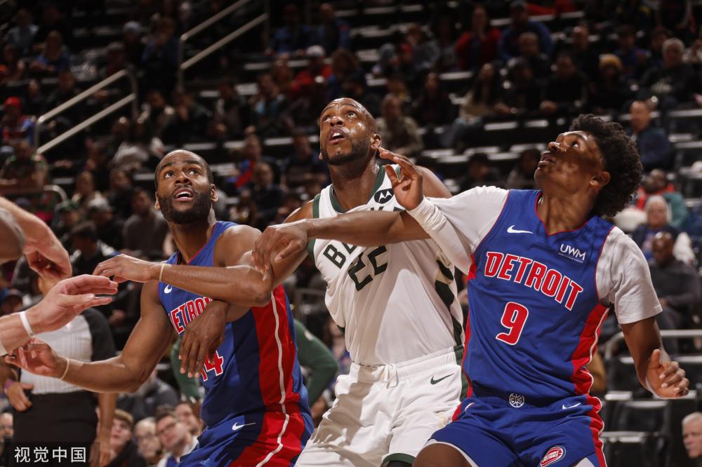 更是一代青 更是一代青