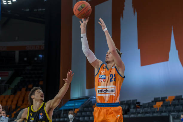 又契合年轻 又契合年轻