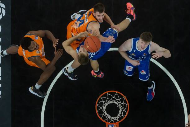 俱乐部一线 俱乐部一线