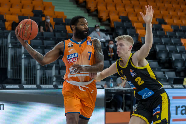 借精准的视 借精准的视